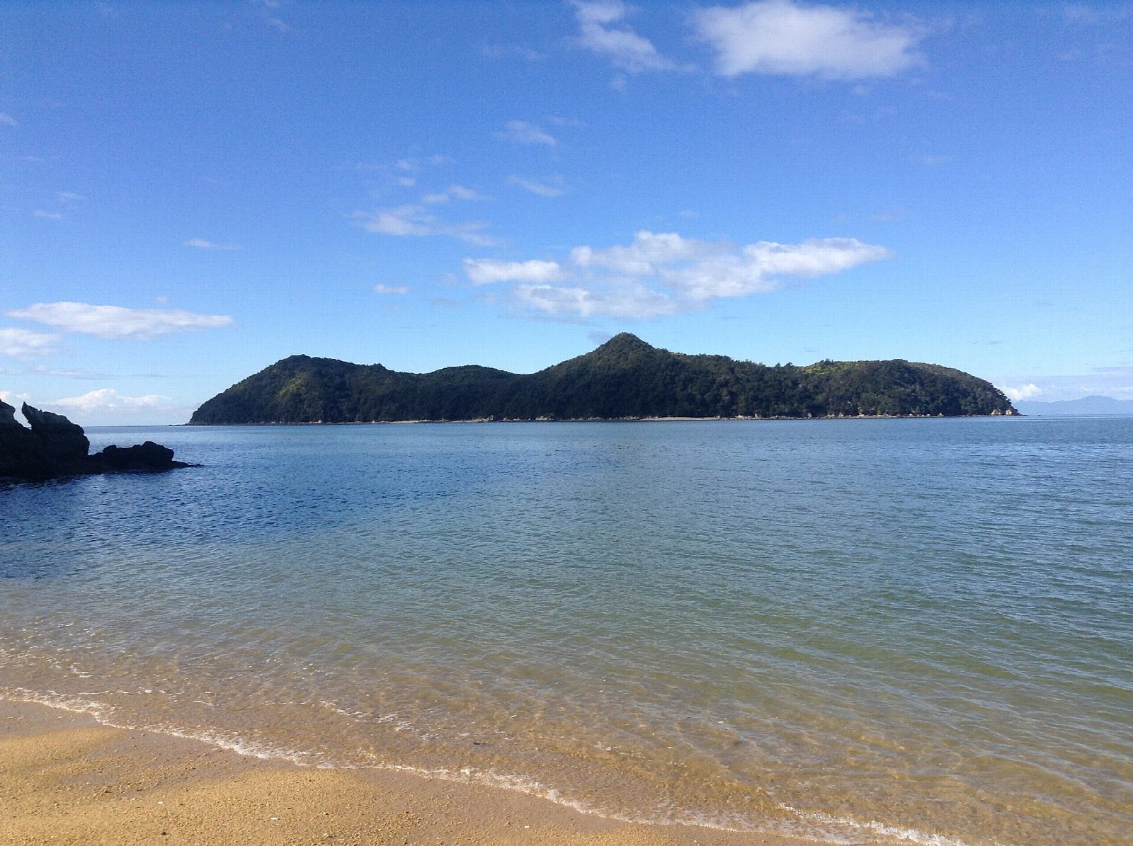 Abel Tasman: Mārahau to Apple Tree Bay and round Adele Island