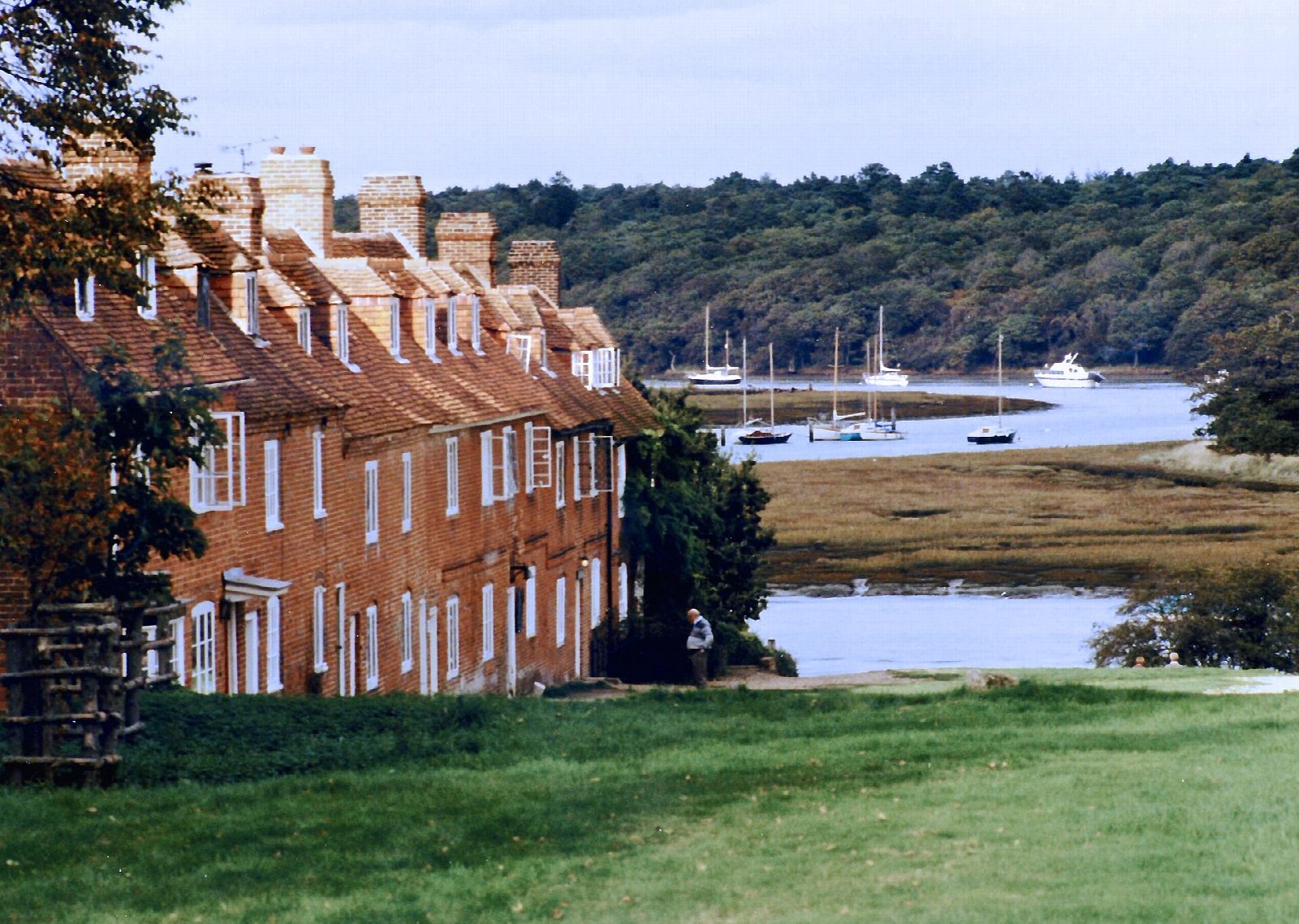 Beaulieu to Buckler's Hard by the river