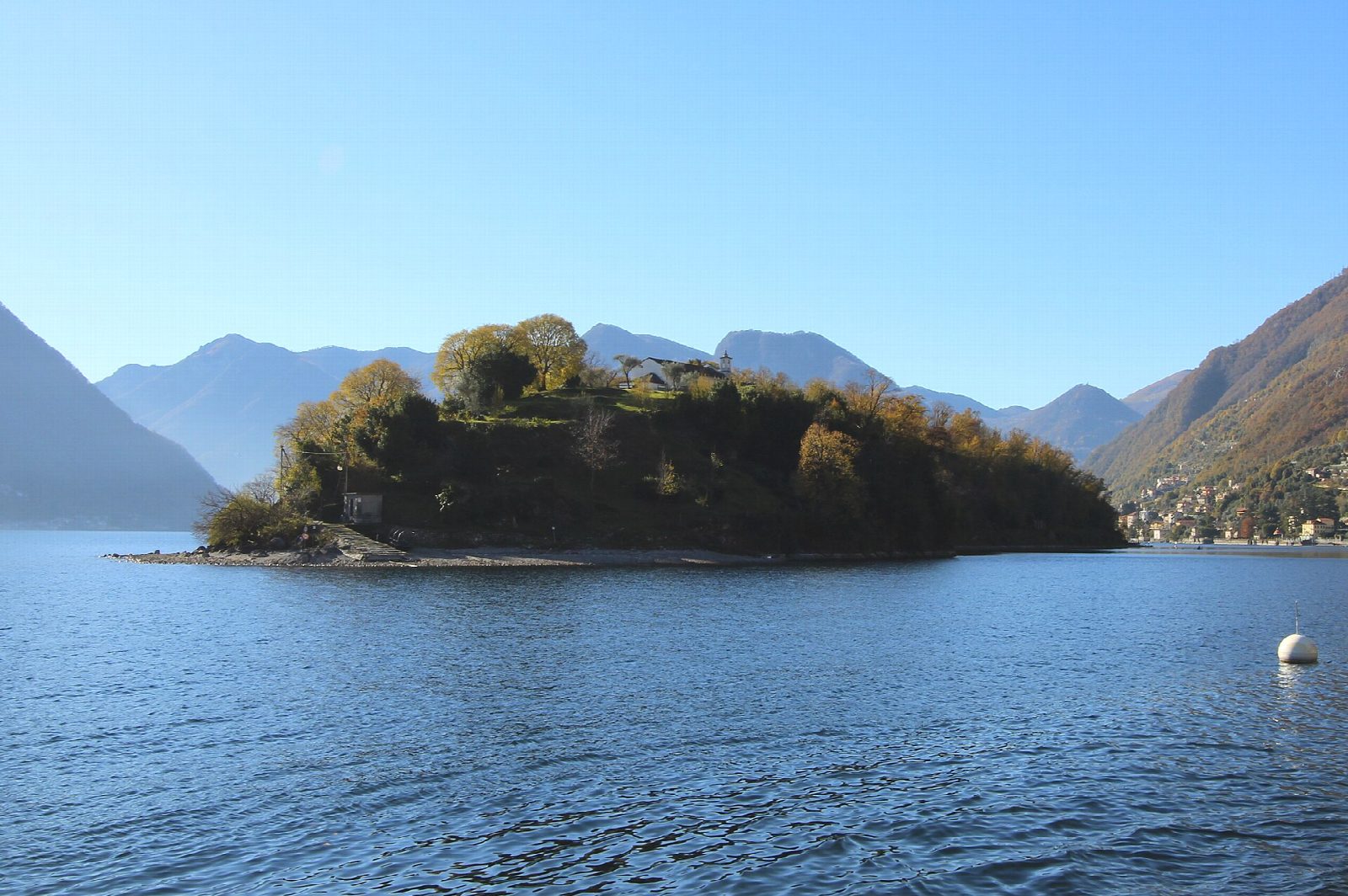 Colonno to Cadenabbia along the shore of Lake Como