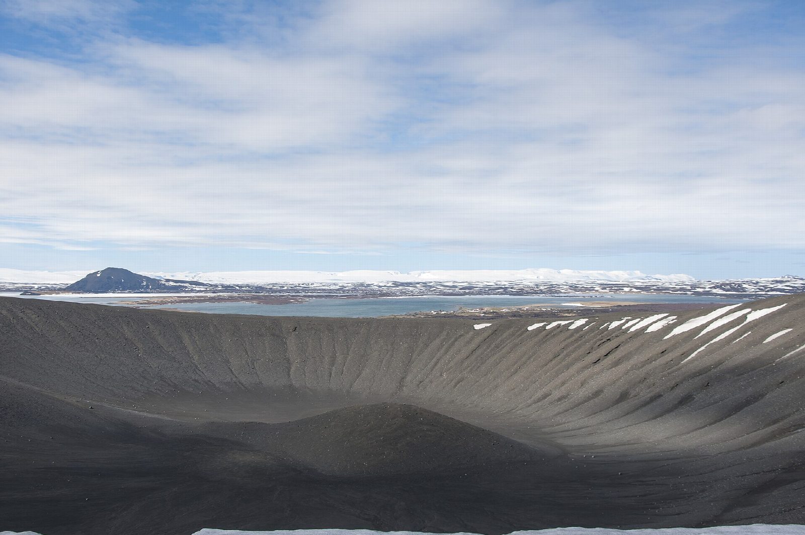 Dimmuborgir and the rim of Hverfjall