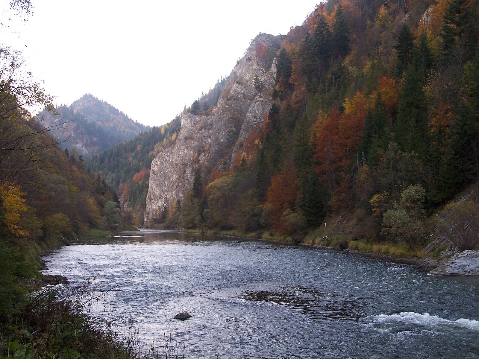 The Dunajec gorge path from Szczawnica to Sromowce Niżne