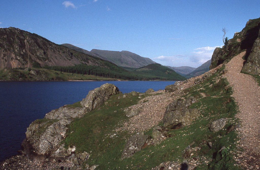 Round Ennerdale Water