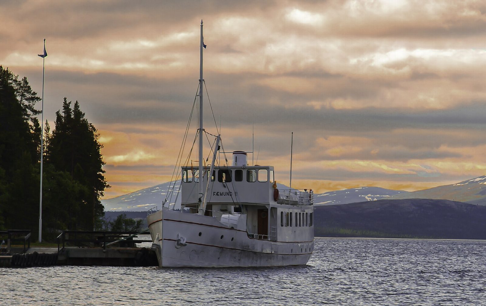 Femunden: round Synnervika bay