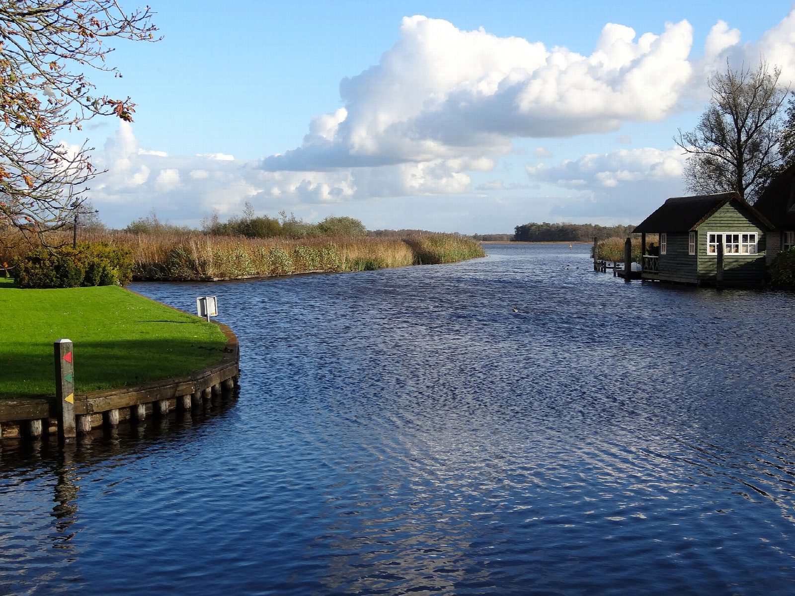 Giethoorn: the Dorpsgracht and the Bovenwijde