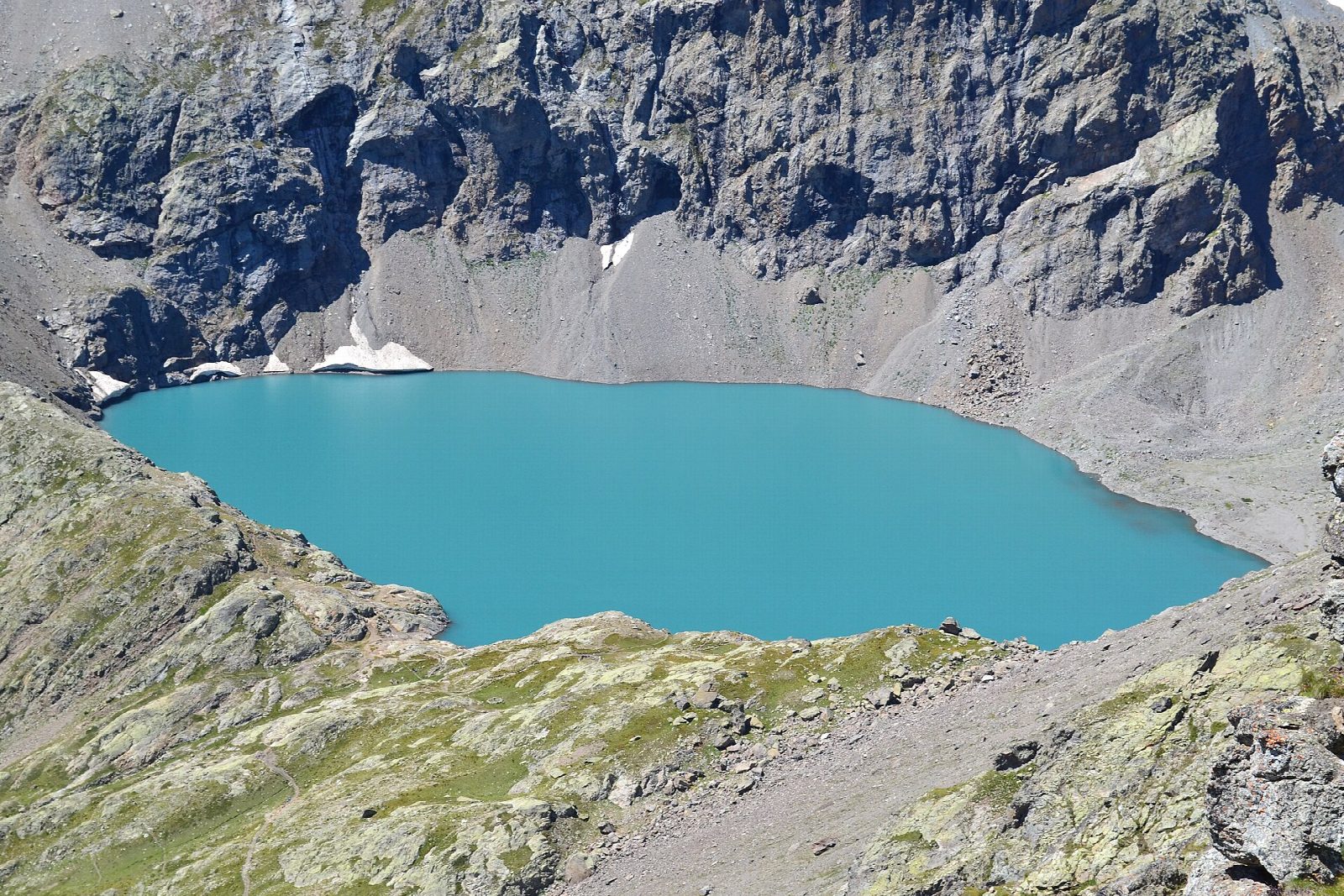 Lac de l'Eychauda from Chambran