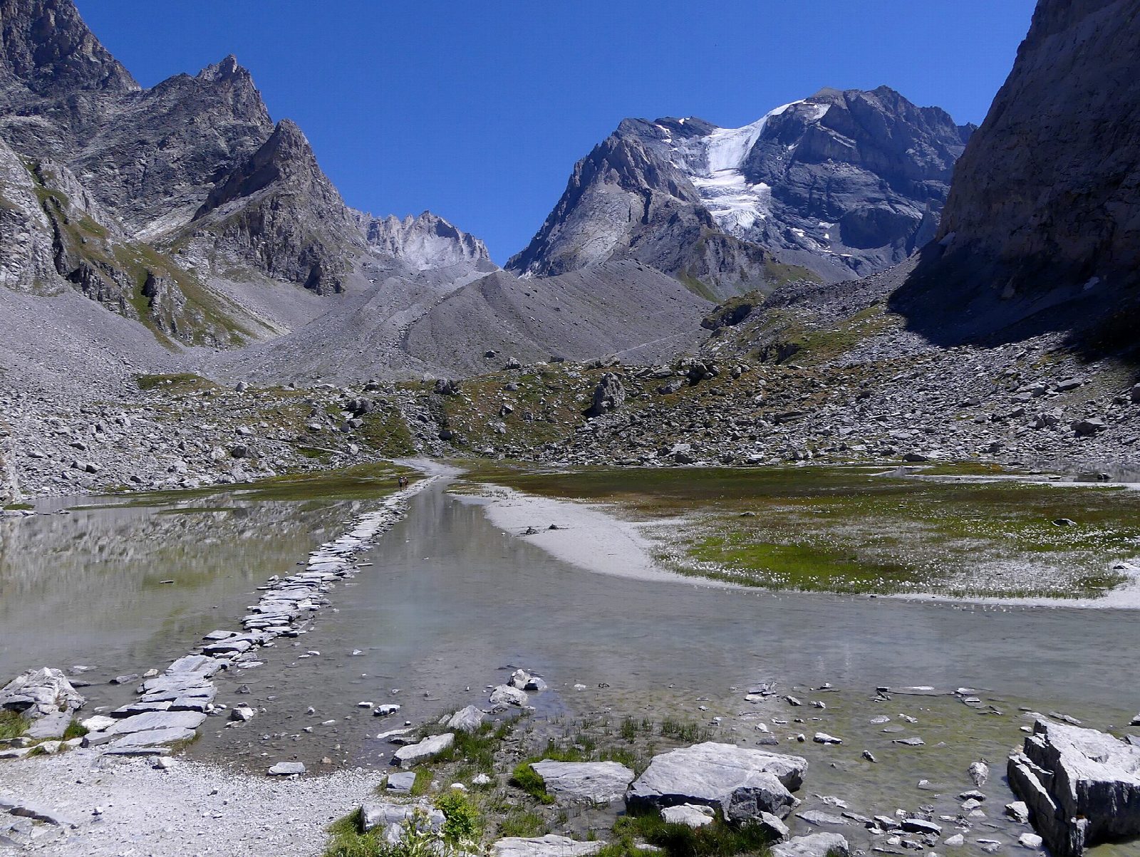 Lac des Vaches and the Col de la Vanoise from Pralognan