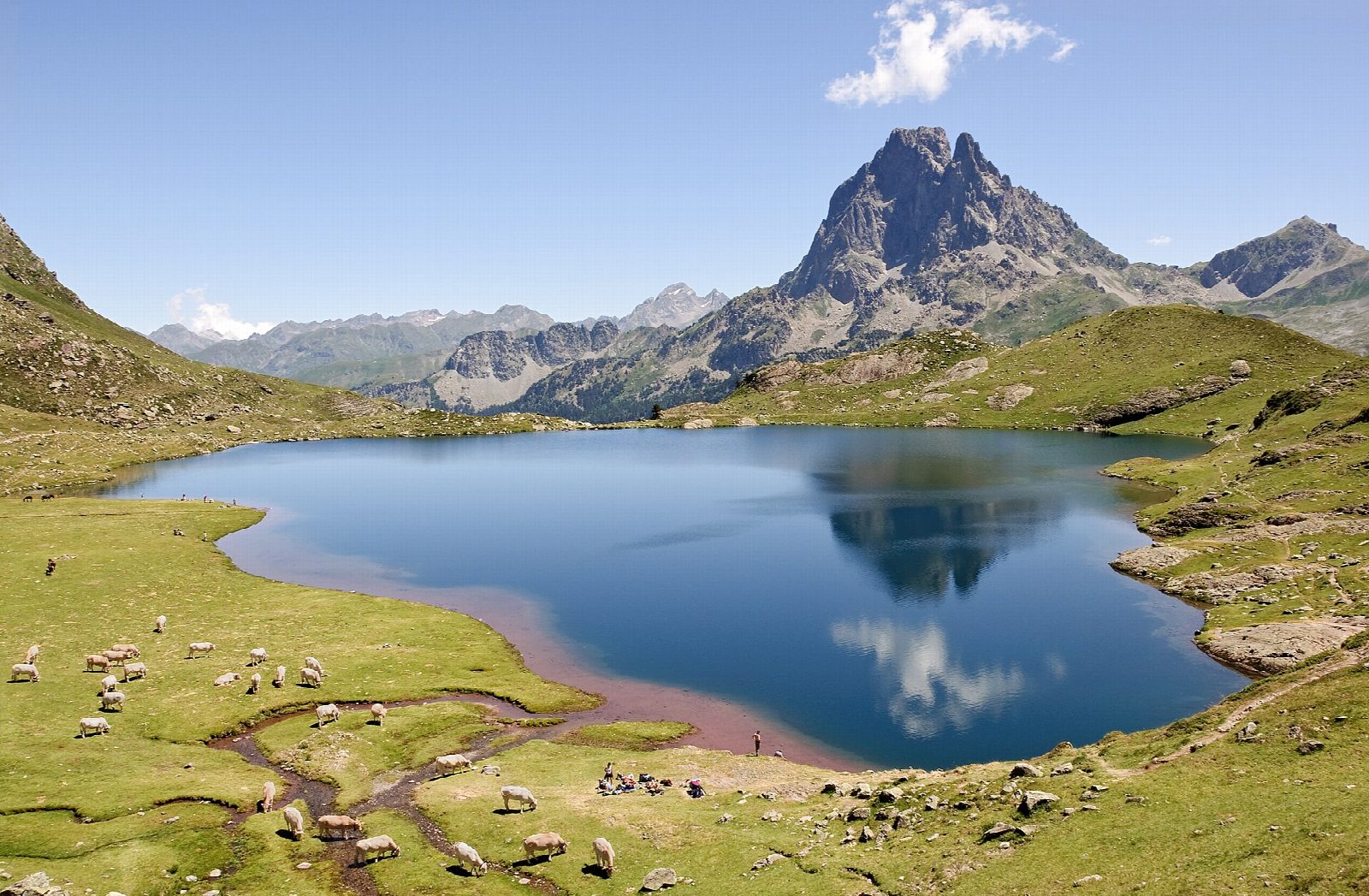 Lacs d'Ayous from Bious-Artigues