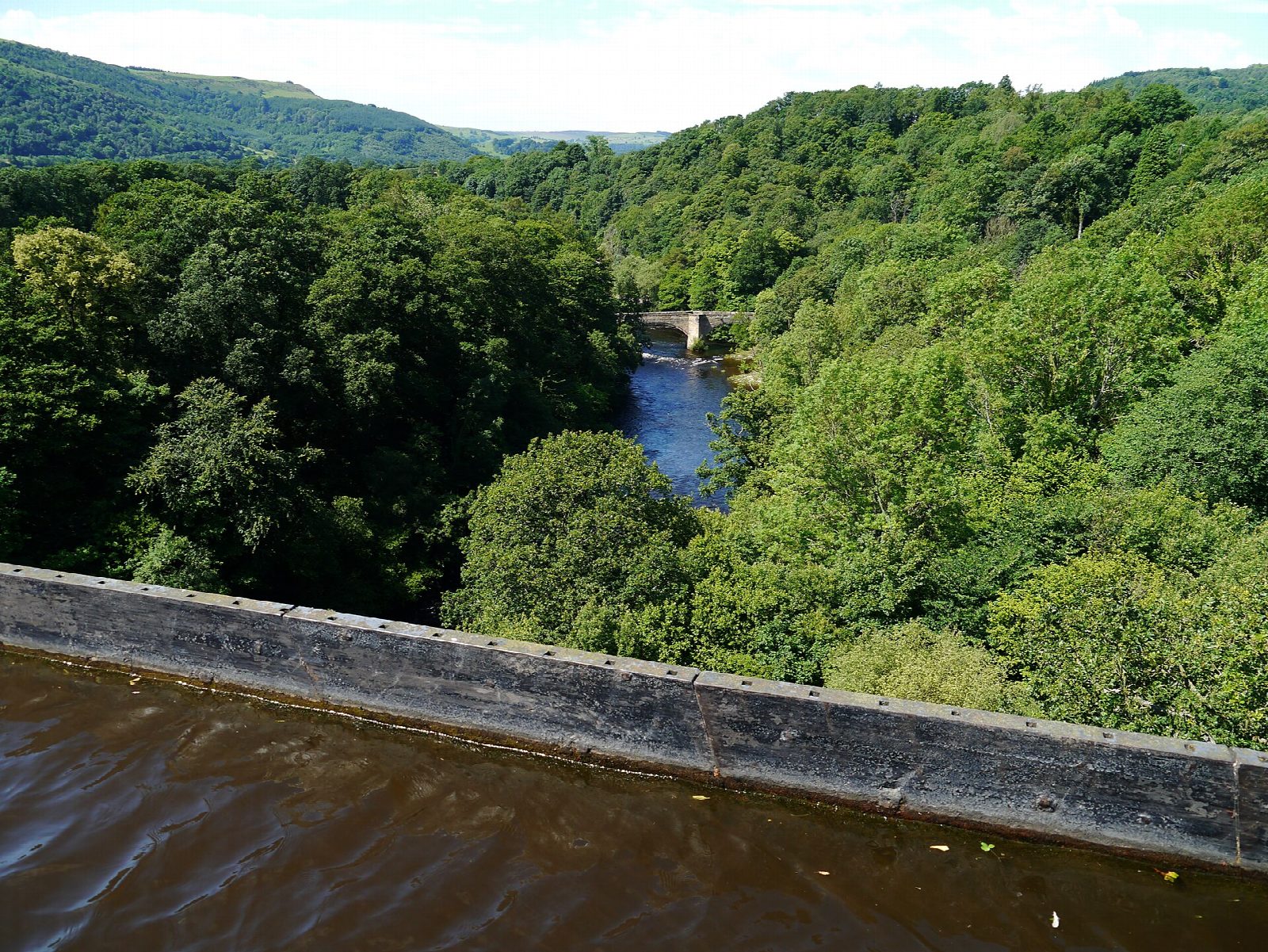 Llangollen Canal: Llangollen over the Pontcysyllte Aqueduct