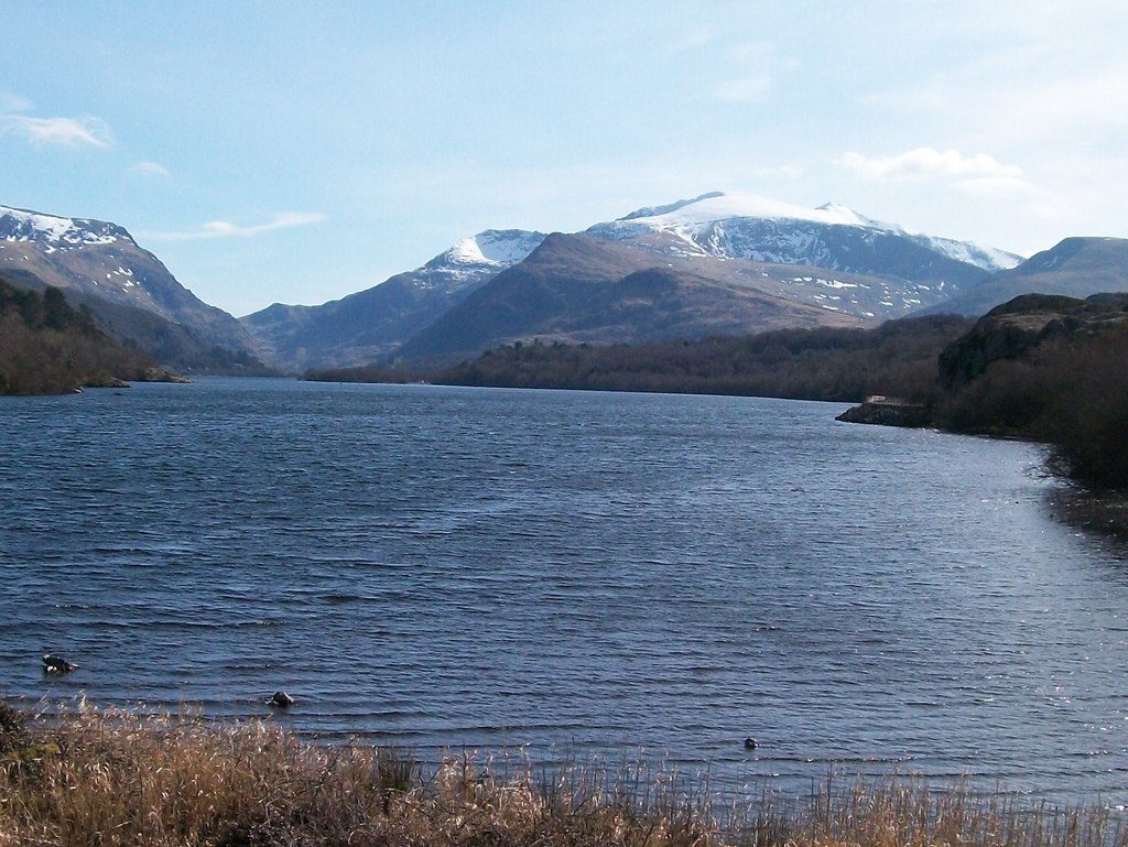 Llyn Padarn: round the lake from Gilfach Ddu