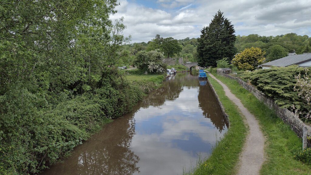 Monmouthshire and Brecon Canal: Llangynidr to Gilwern