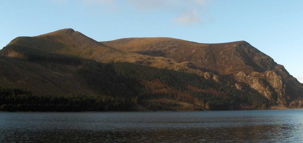 Mynydd Mawr from Rhyd Ddu