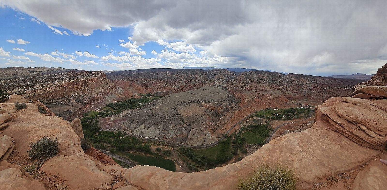 Rim Overlook and Navajo Knobs