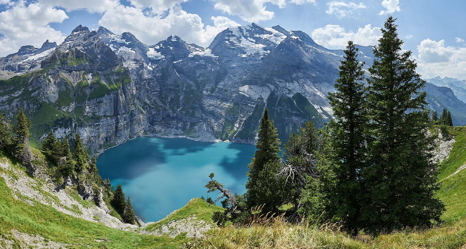 Oeschinensee and the Heuberg path from the Oeschinen gondola