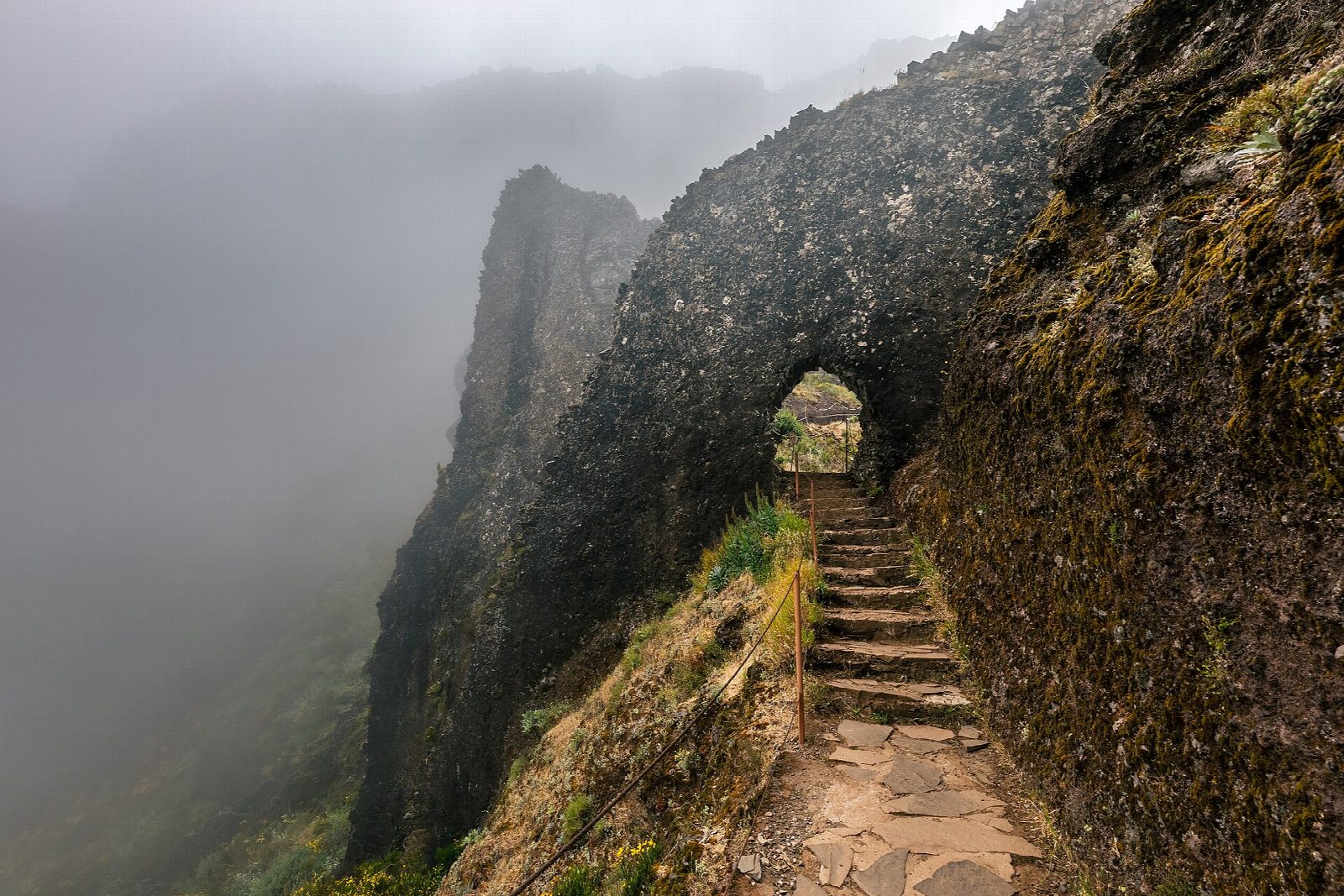 Pico do Areeiro to Pico Ruivo and Achada do Teixeira