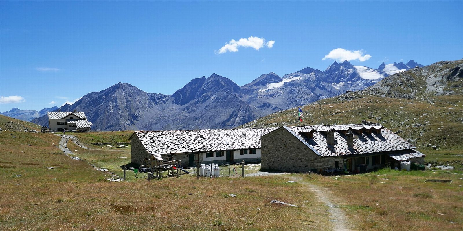 Rifugio Vittorio Sella from Valnontey
