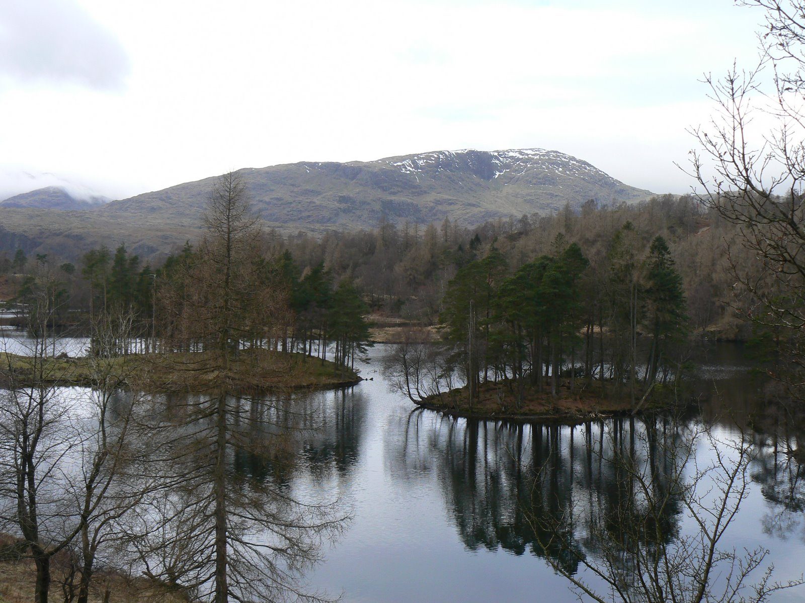 Round Tarn Hows