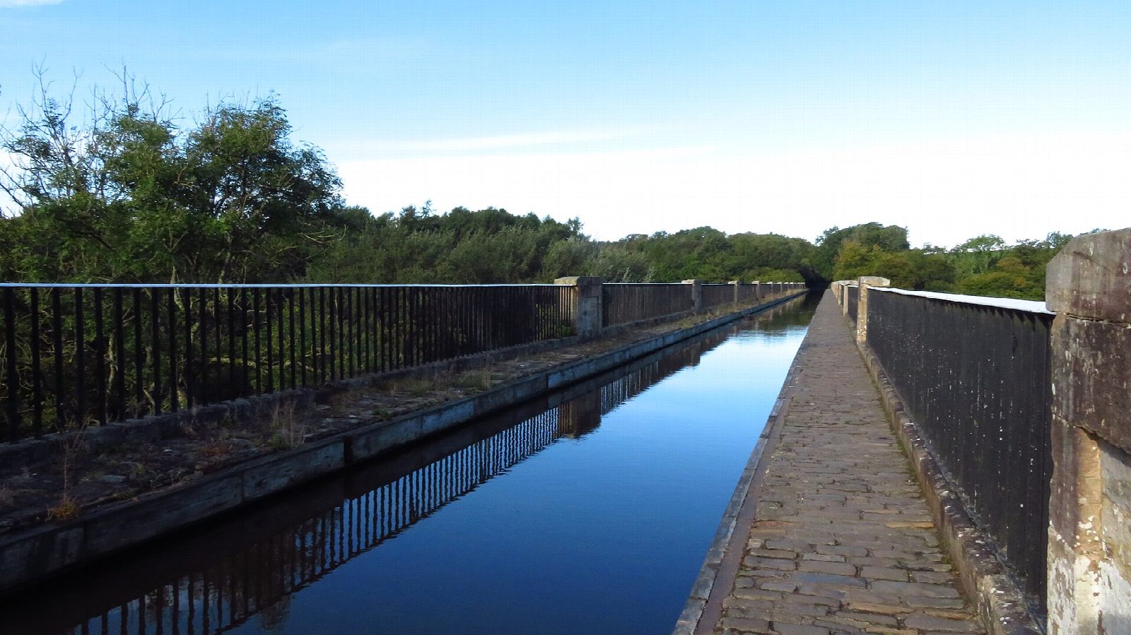 Union Canal: Linlithgow to the Avon Aqueduct