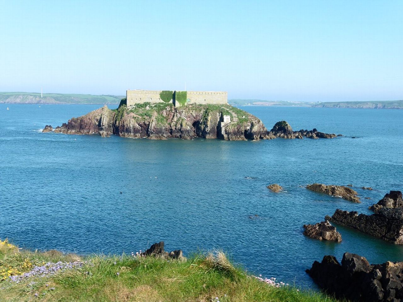 Angle Peninsula: Angle Point, Chapel Bay and West Angle Bay