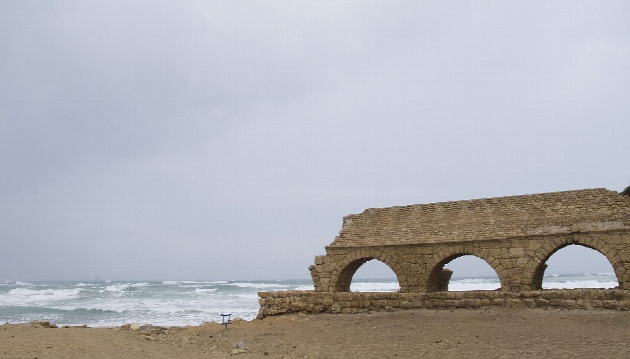 Caesarea: from the harbour to the Roman aqueduct