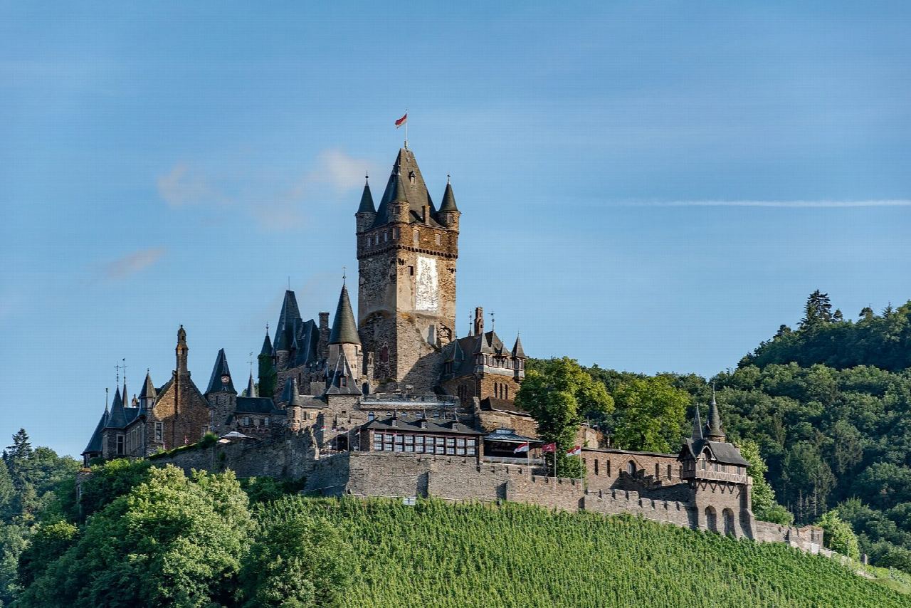 Pinnerkreuz and the Reichsburg from Cochem