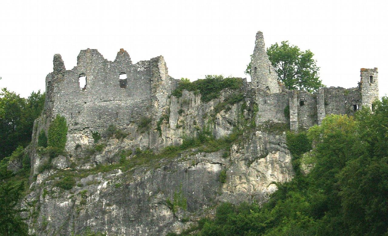 Falaën et les ruines de Montaigle