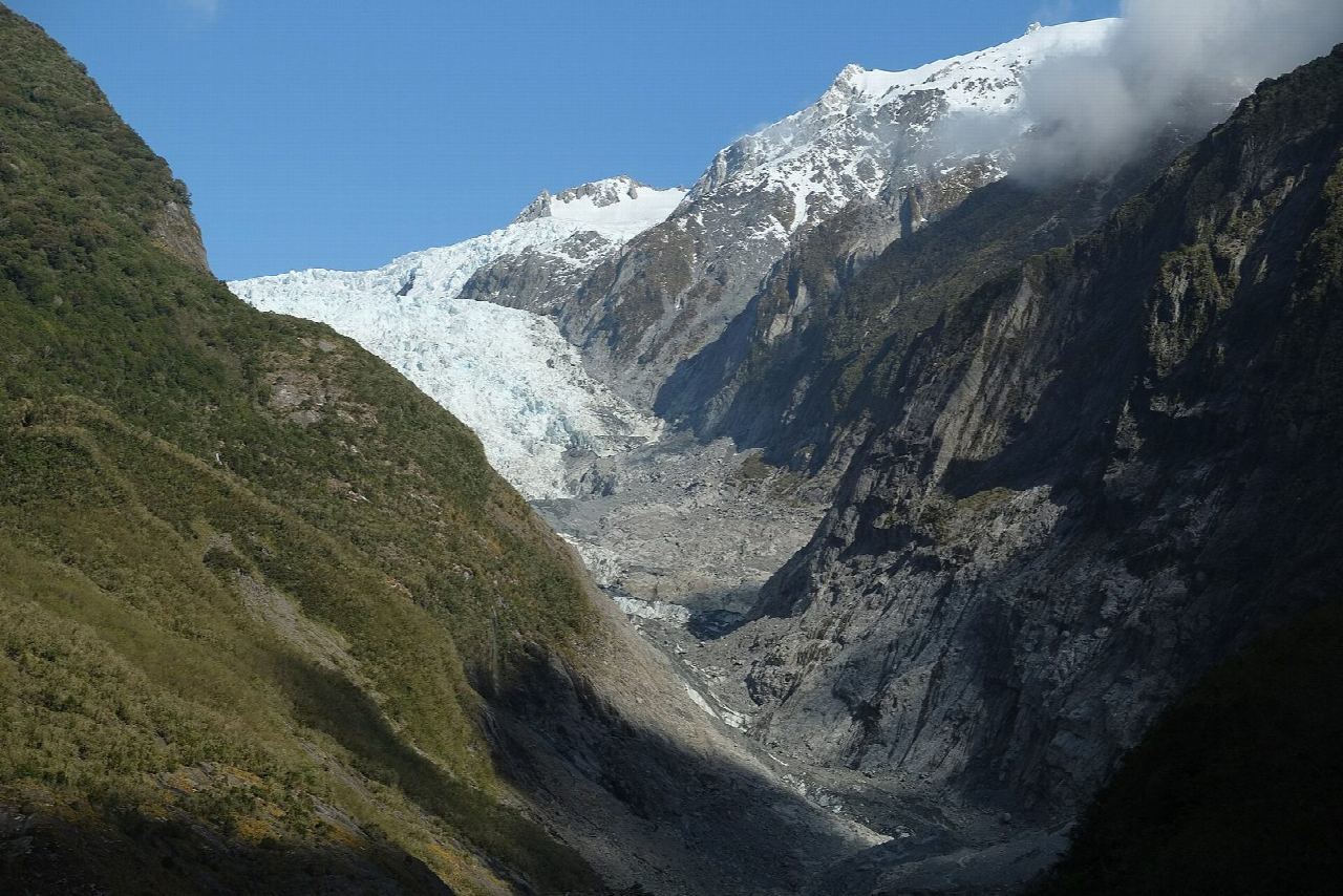 Franz Josef Glacier/Kā Roimata o Hine Hukatere valley and Sentinel Rock