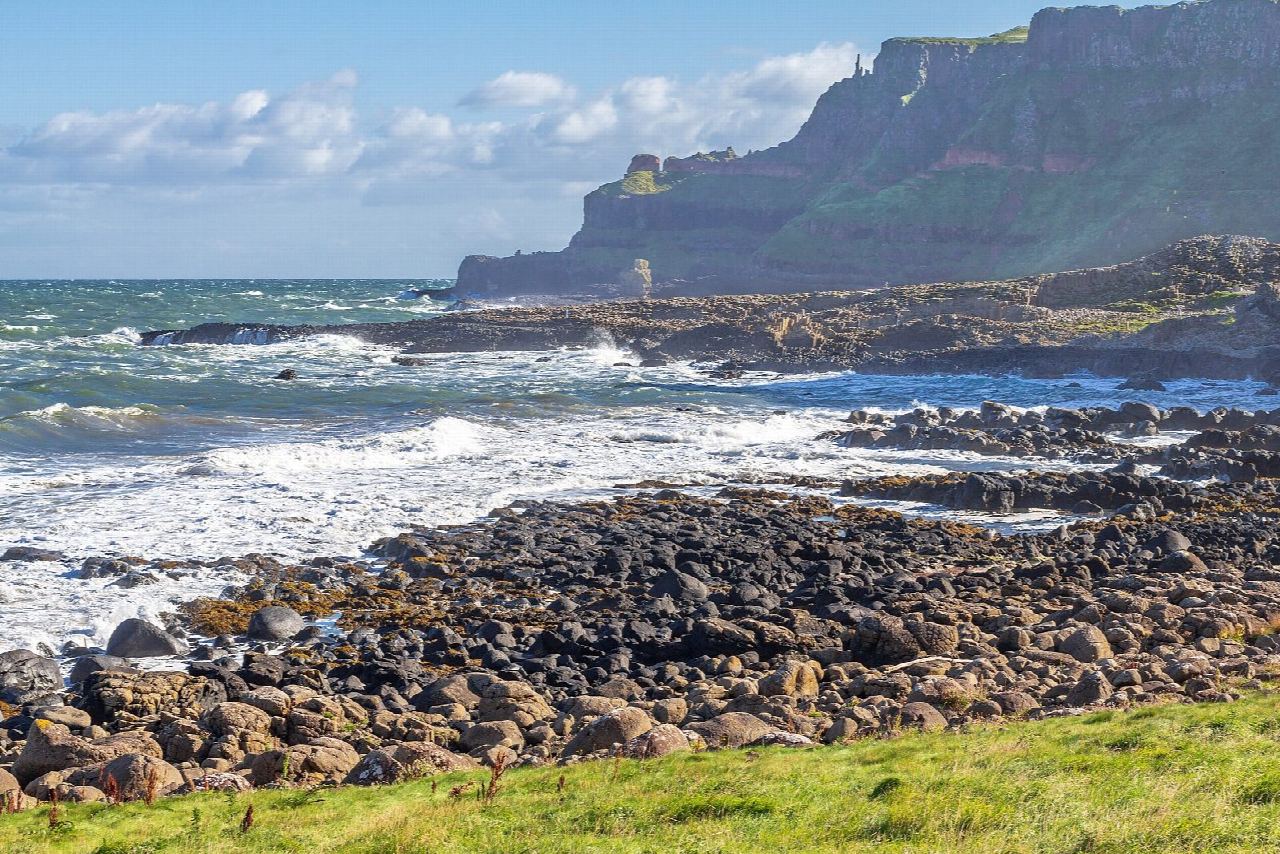 Giant's Causeway: the cliff top and the Shepherd's Steps