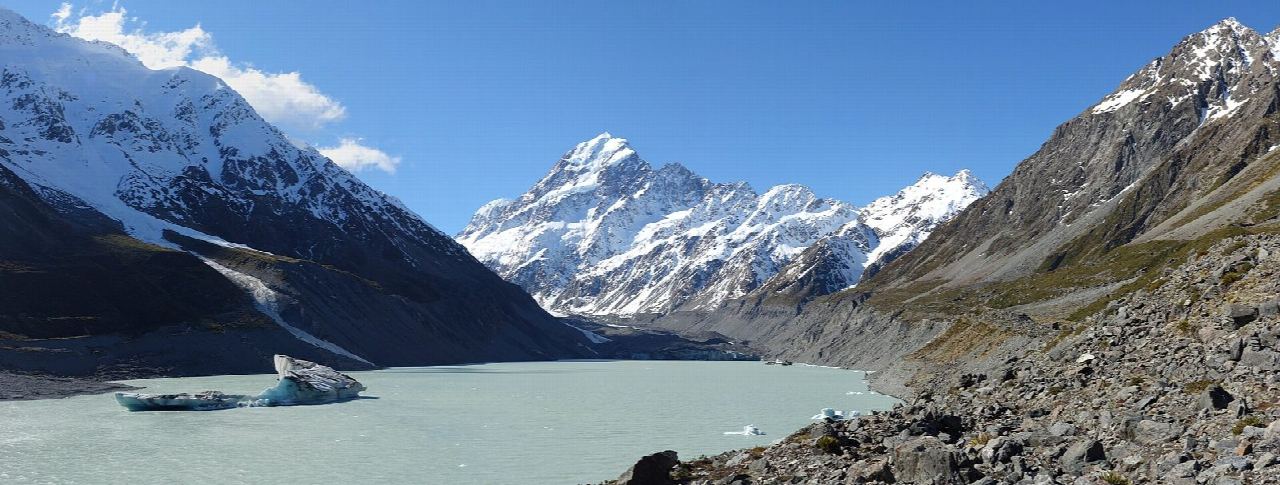 Hooker Valley Track to Hooker Lake