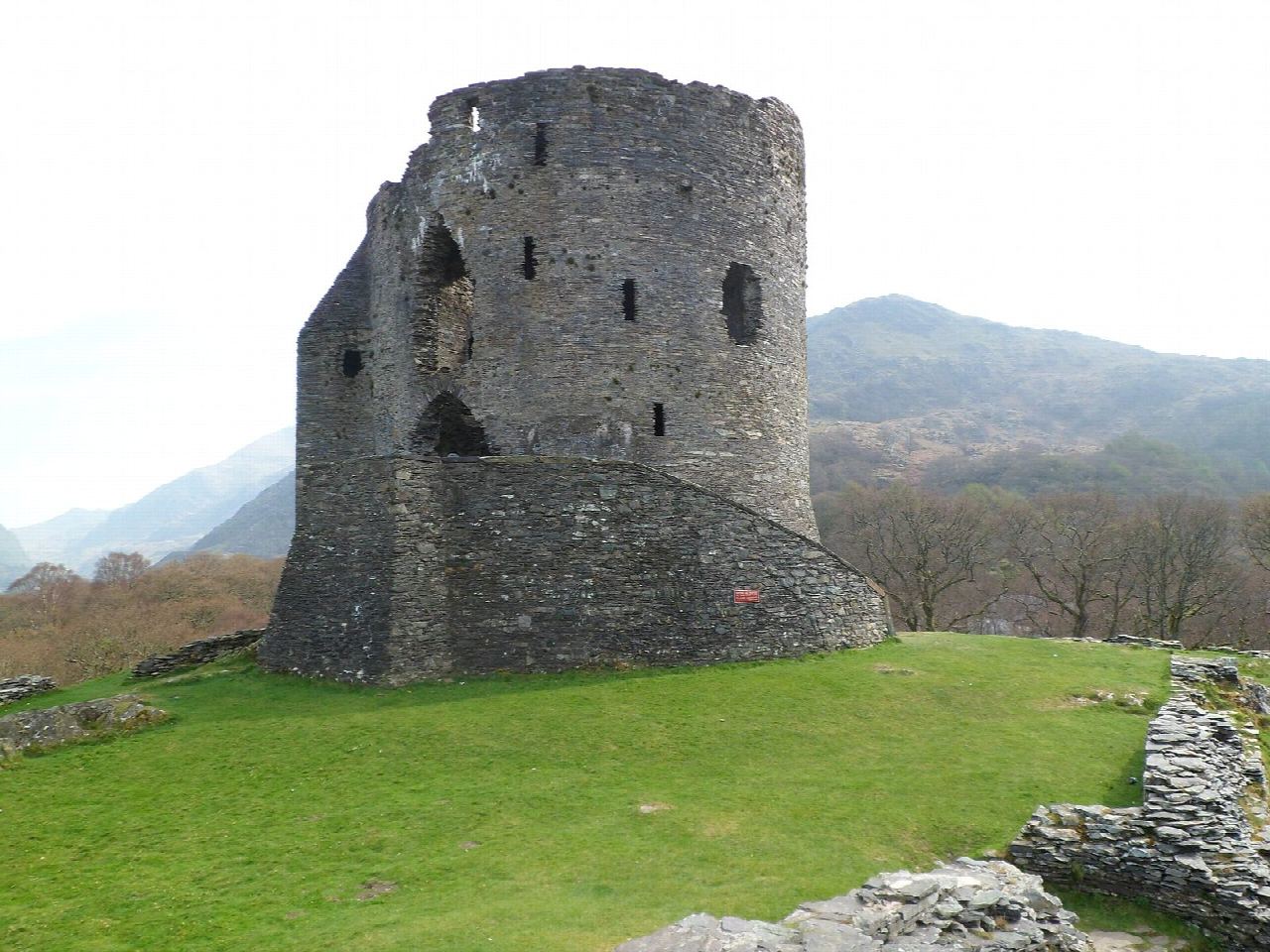 Llyn Padarn, Dolbadarn Castle and the Llanberis falls