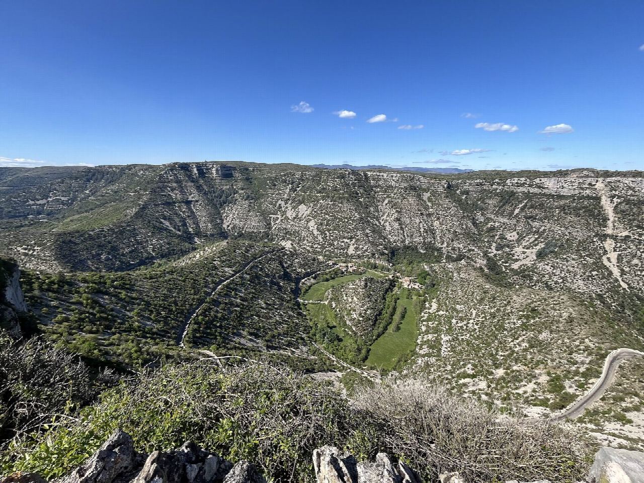 The Sentier du Facteur into the Cirque de Navacelles