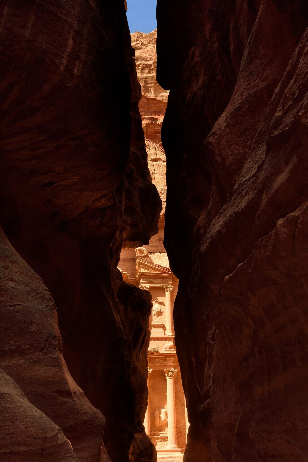 Petra: the Main Trail through the Siq to Qasr al-Bint