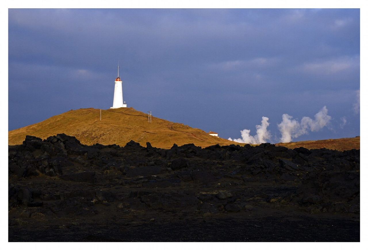 Reykjanes lighthouse coast to Gunnuhver