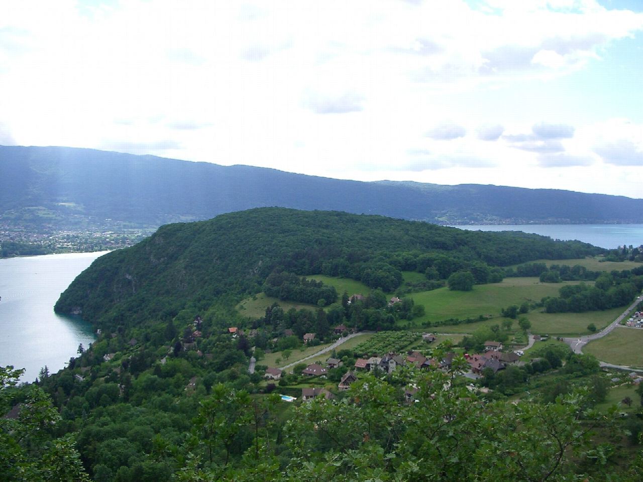 Roc de Chère Nature Reserve from Écharvines