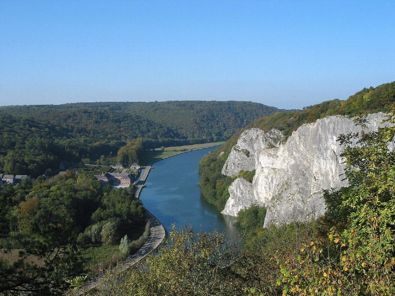 Les rochers de Freÿr depuis Anseremme