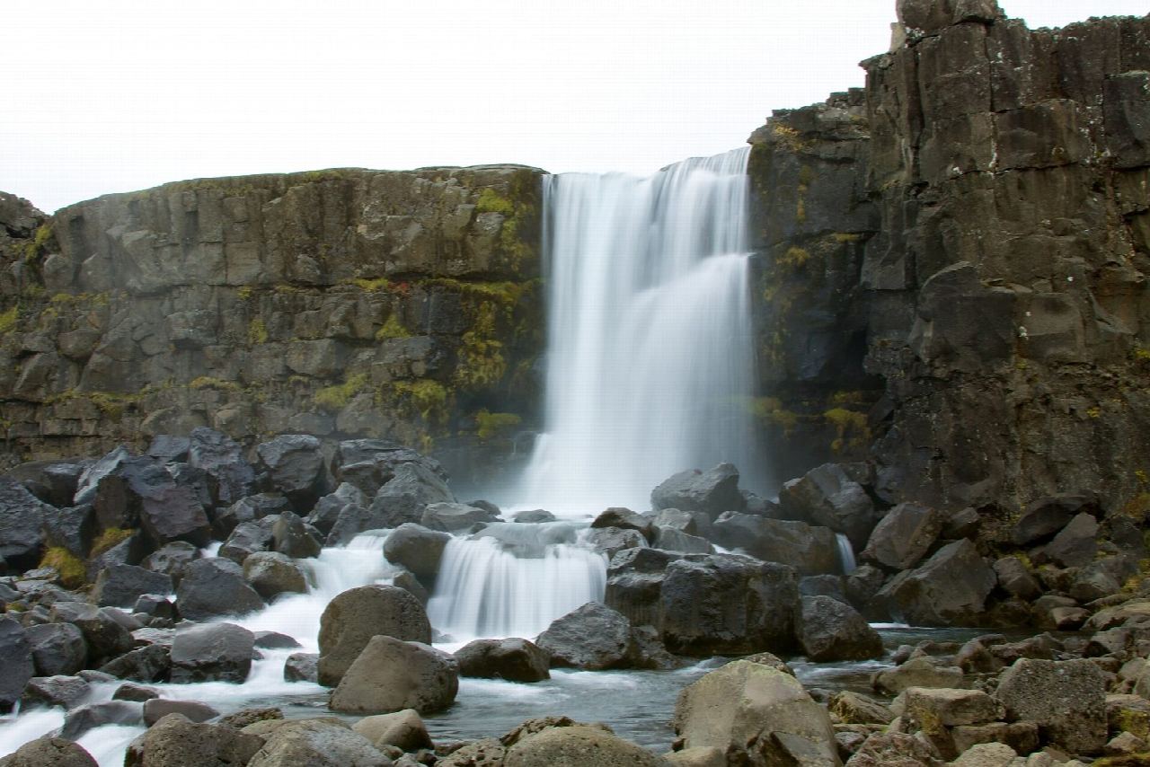 Almannagjá and Öxarárfoss at Þingvellir