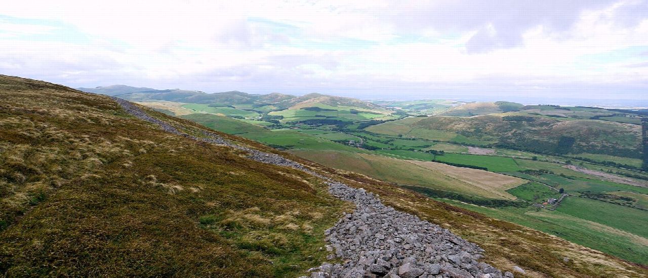 Yeavering Bell hillfort from the Gefrin lay-by